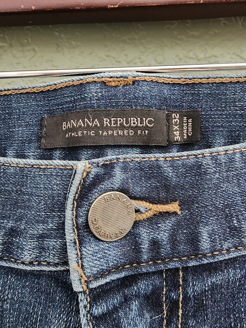 Banana Republic Men’s Athletic Tapered Fit Jeans 34x32